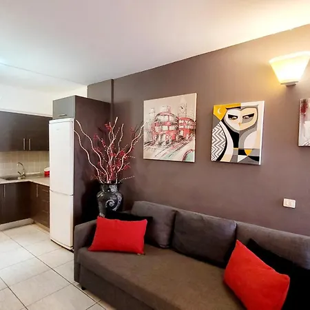 Galeria De Arte. * ארונה